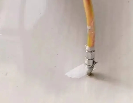 聊城瓷砖空鼓维修公司专业解答在瓷砖铺贴过程中，如果使用的砂料过粗（如全部使用了粗砂），可能会导致以下问题